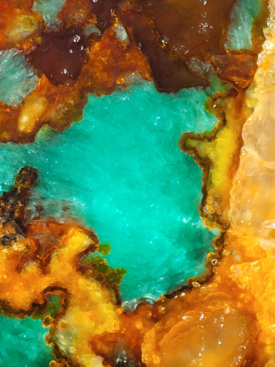 casiterita con crisocola turquesa